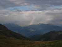 Col de la Madeleine - pohled na mraky nad Mont Blanc